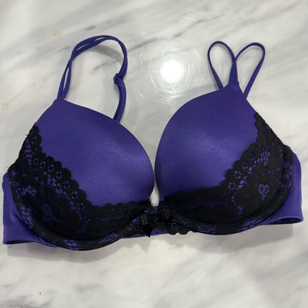 Victoria Secret Bra 32C Pre Owned